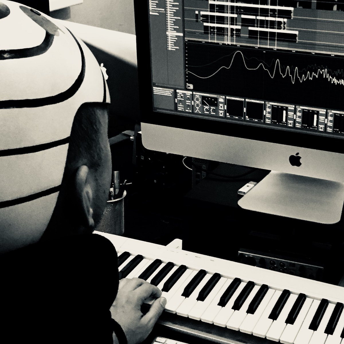 OfficialWeaponx's tweet photo. Just finished the third melody and damn I like it a lot! #hardcore4life #hardcoremusic #melody #buthard https://t.co/X1Jh1SsXiV