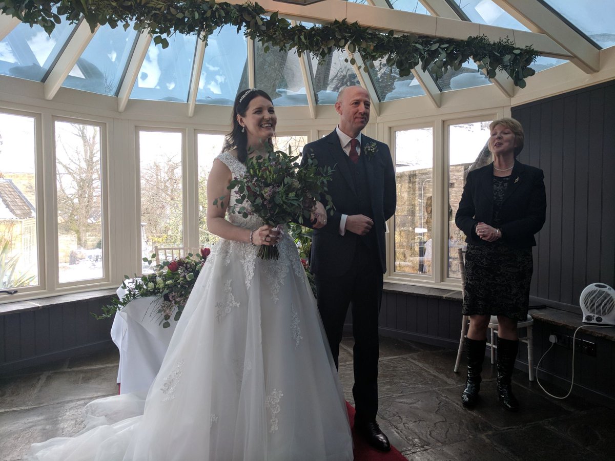 Looking forward to our first outing as a married couple. Bringing some of our #Australian family to sample dinner at <a href="/OxfordBluePub/">The Oxford Blue</a> <a href="/daniel__crump/">Daniel Crump</a>