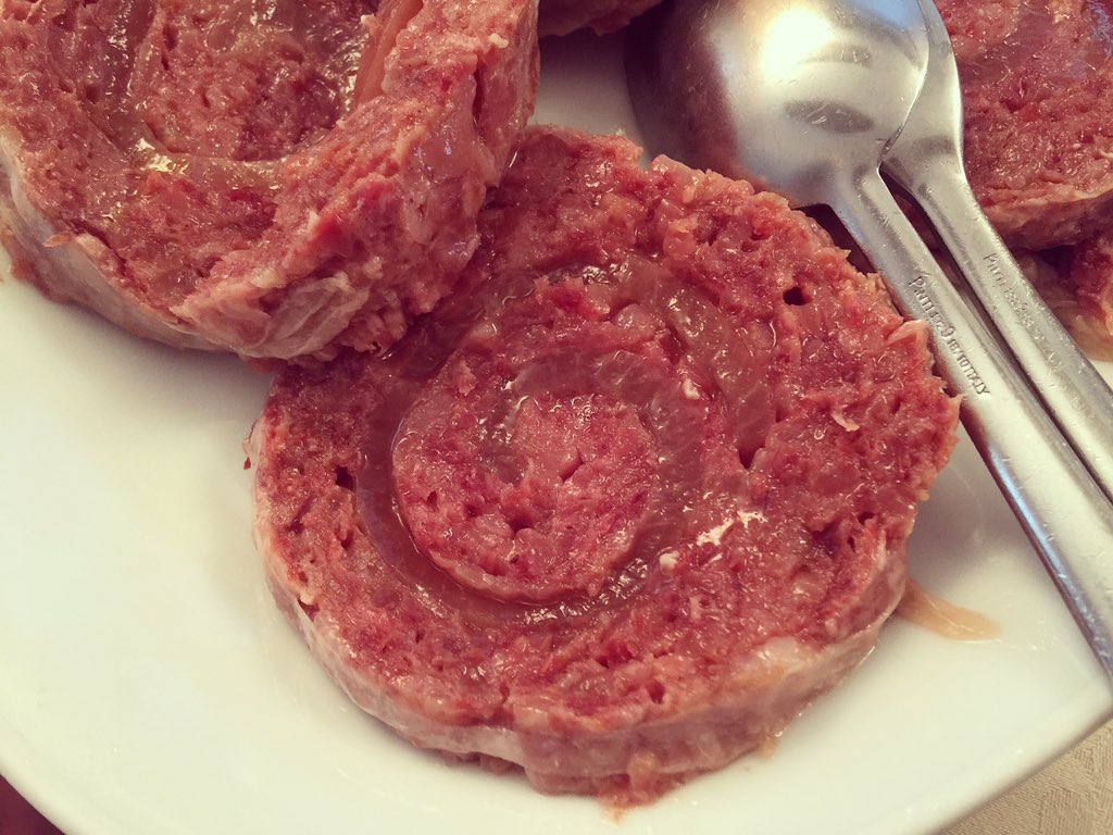 Salumif_Bonini's tweet photo. Ancora un po' di fame?! 
😋
#cotecone #bonini #pranzo #haveagoodlunch #food #tasteit #prodottitipici #appenninoreggiano https://t.co/ywWPnTpcpb