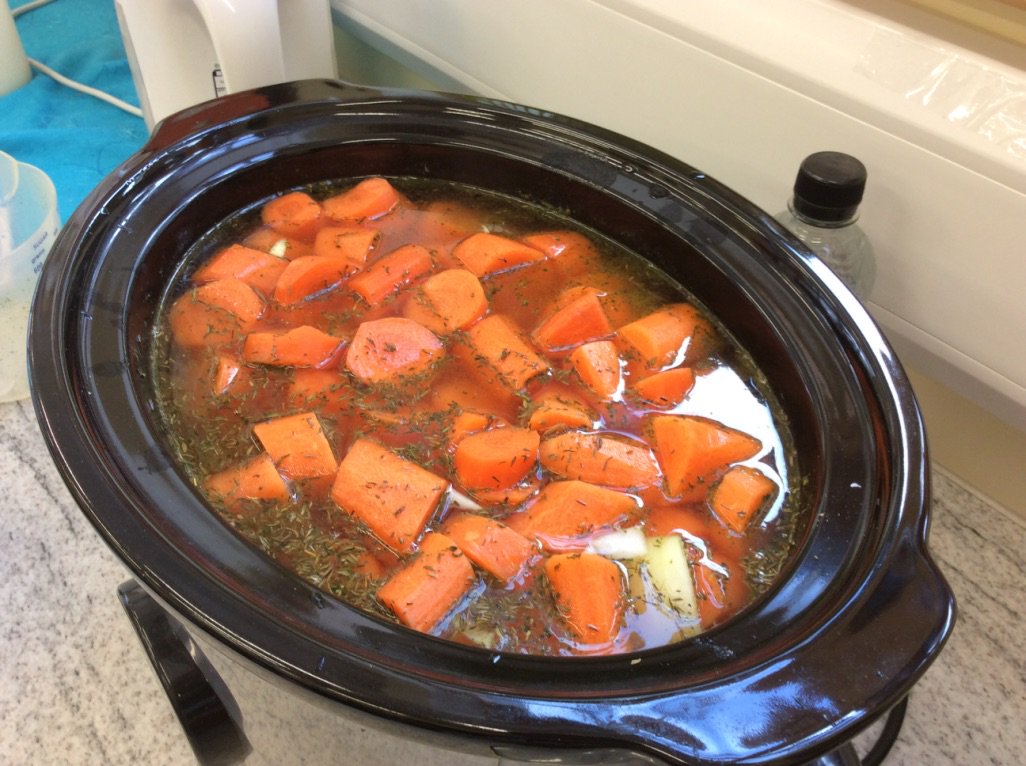 StMikesCoE's tweet image. Reception will be enjoying some carrot soup for their topic, &quot;Why are carrots orange?&quot; #creativecurriculum #topicbasedcurriculum