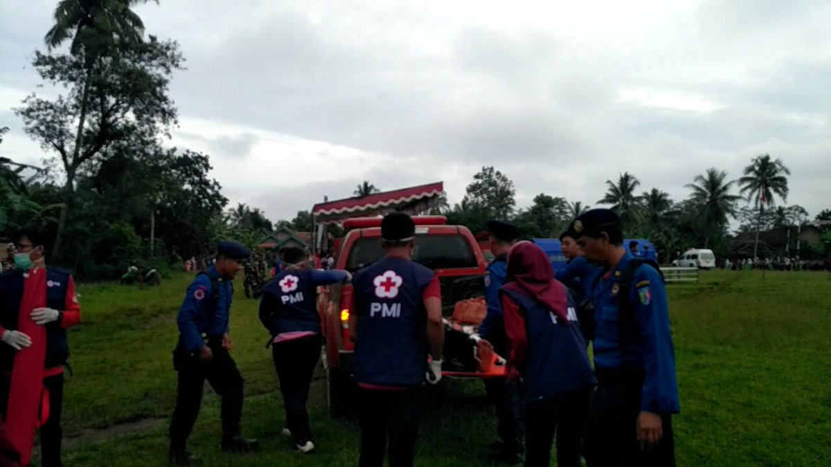 pmipringsewu's tweet photo. BPBD 
Gandeng PMI Kab. Pringsewu gelar Simulasi Penanganan Korban Kebakaran.
@pmilampung 
#pmisiapbantu
#hutdamkar99 https://t.co/9MUbxasE7Z