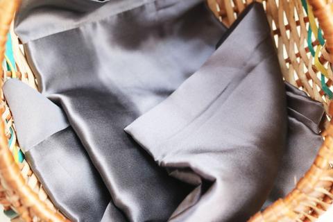 dame_essentials's tweet photo. If you want to know #BestWayToSleepWell then we have best solution to get sleepy easily with @dame_essentials by through the online service of silk Pillowcases and eye cover mask. https://t.co/U05wkpY4eu
#BestWayToSleepWell #BestMulberrySilkPillowcase https://t.co/w6vwJkCZku