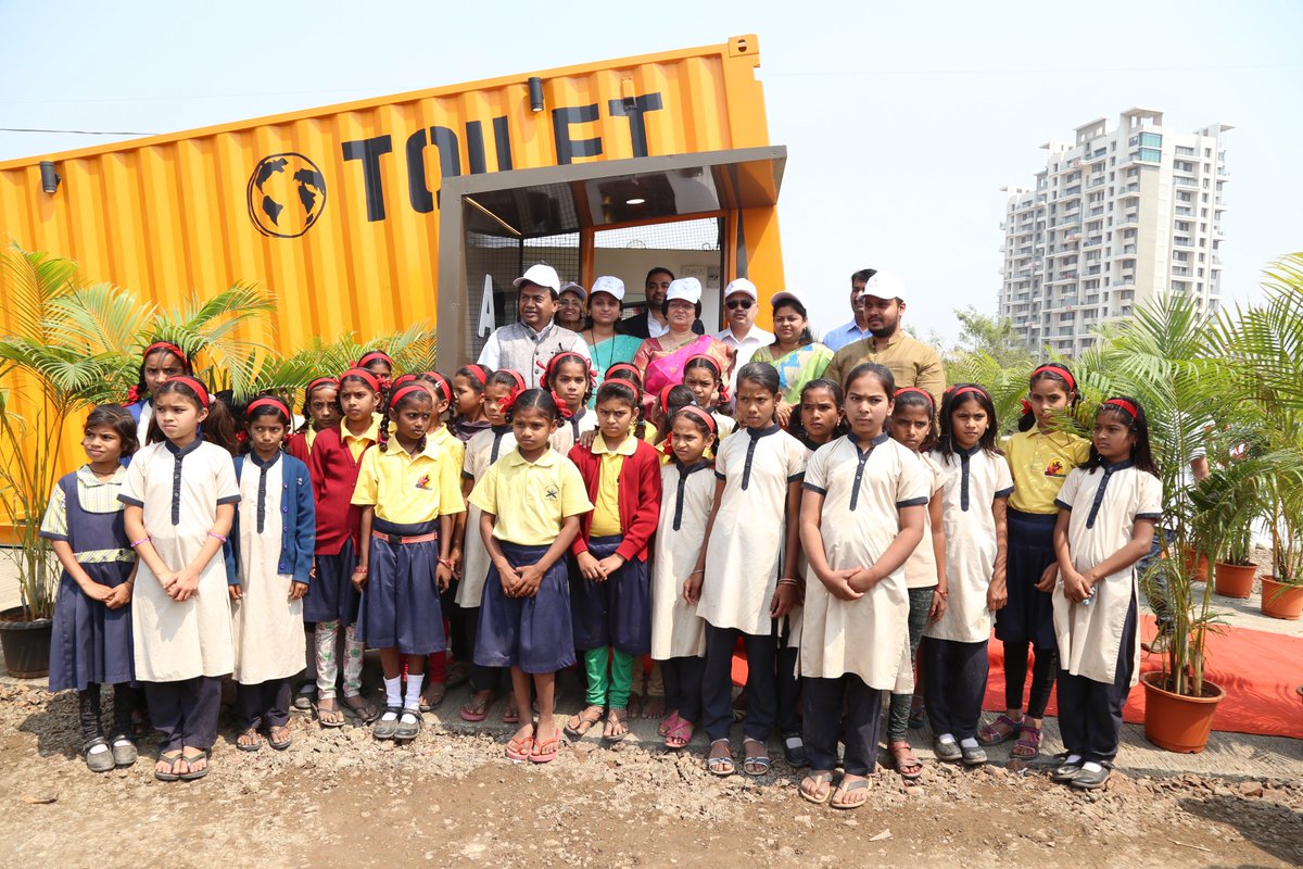 "खास महिलांसाठीच्या ‘स्मार्ट स्वच्छालया’चे महापौरांच्या हस्ते उद्घटान"
महिलांचे आरोग्य व सुरक्षिततेसाठी पुणे स्मार्ट सिटीची औंध-बाणेर-बालेवाडीत खास सुविधा
भविष्यात सर्व भागांत स्मार्ट टॉयलेट्स उभारणार- महापौर मुक्ता टिळक
#SmartCity #smartcityprojects #WomensDay2 #PressForProgess