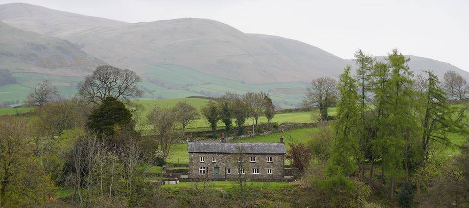 TheHolidayCots's tweet photo. East Catholes Farmhouse is tucked away in a stunning and rural location within the Yorkshire Dales, where there are many beautiful walks.
https://t.co/oskNBPkzcj
#Millthrop #Sedbergh #Cumbria #England #Holiday #Travel #Family #PetFriendly #Garden #Fishing #Golf #Walking #Nature https://t.co/WpIW3ObKvu