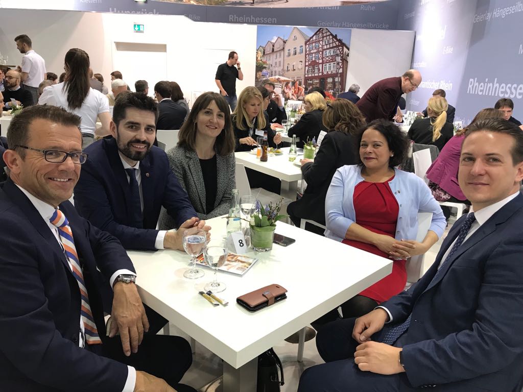 tinikober's tweet photo. #rlpitb DEHOGA-Präsident Gereon Haumann im Investoren-Gespräch mit SPD-Abgeordneten aus der Enquete-Kommission Tourismus RLP https://t.co/Evx1gZbVYw