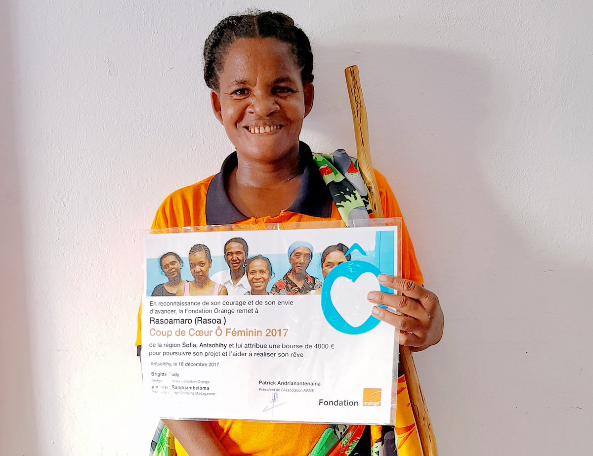 OSMadagascar's tweet photo. #JourneeDeLaFemme
"Je veux changer ma vie et élever mes enfants sereinement" 
De mendiante de rue, Rasoa est à présent citoyenne et fréquente la #Maisondigitale d'Antsohihy à Madagascar
 Son projet : la création d'une fabrique de savon artisanal https://t.co/esPTYGEEo2
