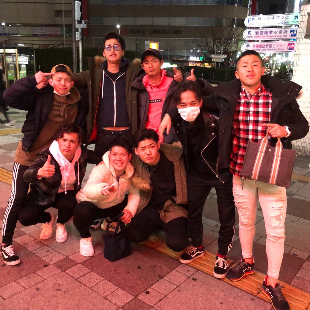 nobu3112's tweet photo. 無事卒業できました🌹
本当に本当に最後の最後まで楽しかった！またみんなで集まって色んな話でもしようね😊
タグ付けできない人ごめん許して😅 https://t.co/tDJkwdaAw0