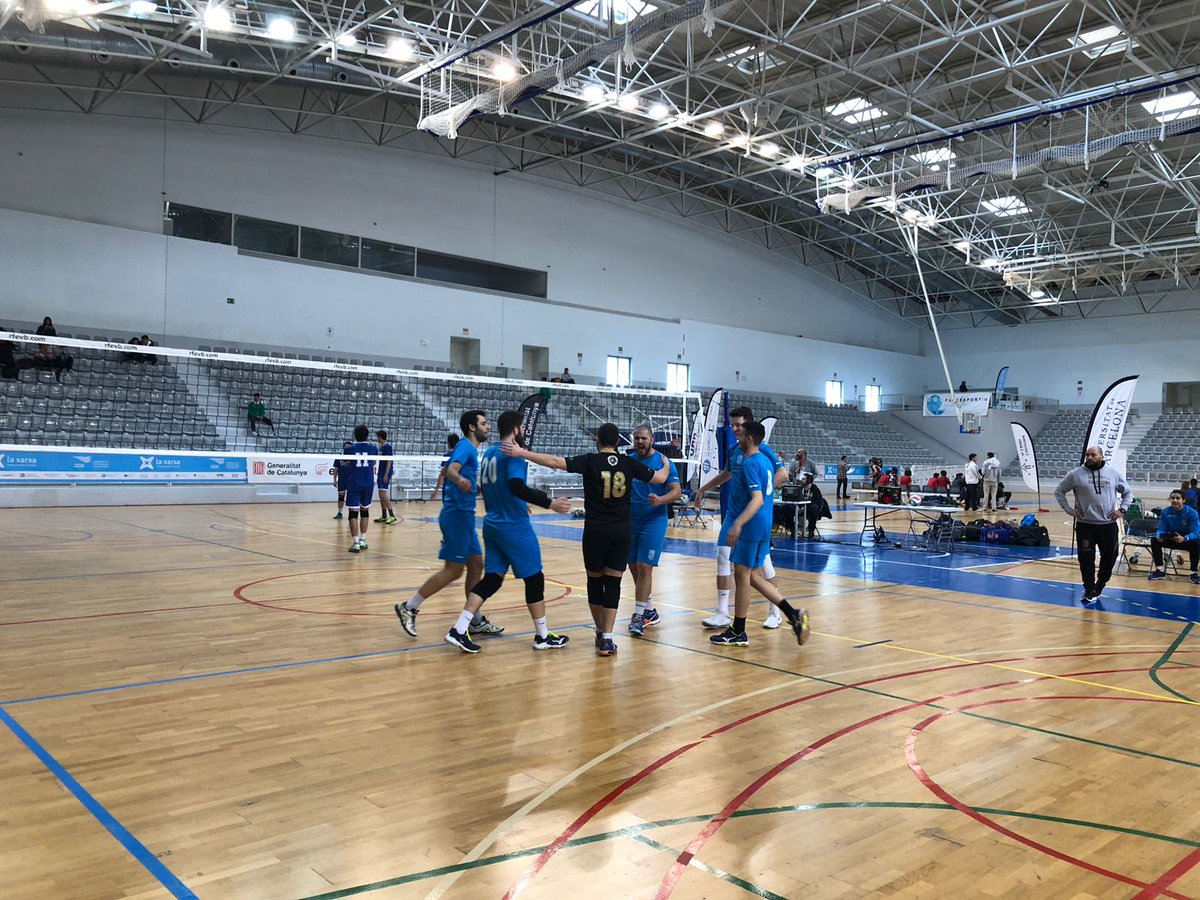 EsportsUB's tweet photo. 📢 Finals Voleibol #CCU18
🏐 Voleibol Masculí 📍PELL de Cornellà   
⏱️ Final UB 3 - UPC  2 

🏆 Enhorabona @UniBarcelona, CAMPIONS de Catalunya!🥇👏   

#esportuniversitari #esportcat #verdplay https://t.co/Ib9WvP5KaU