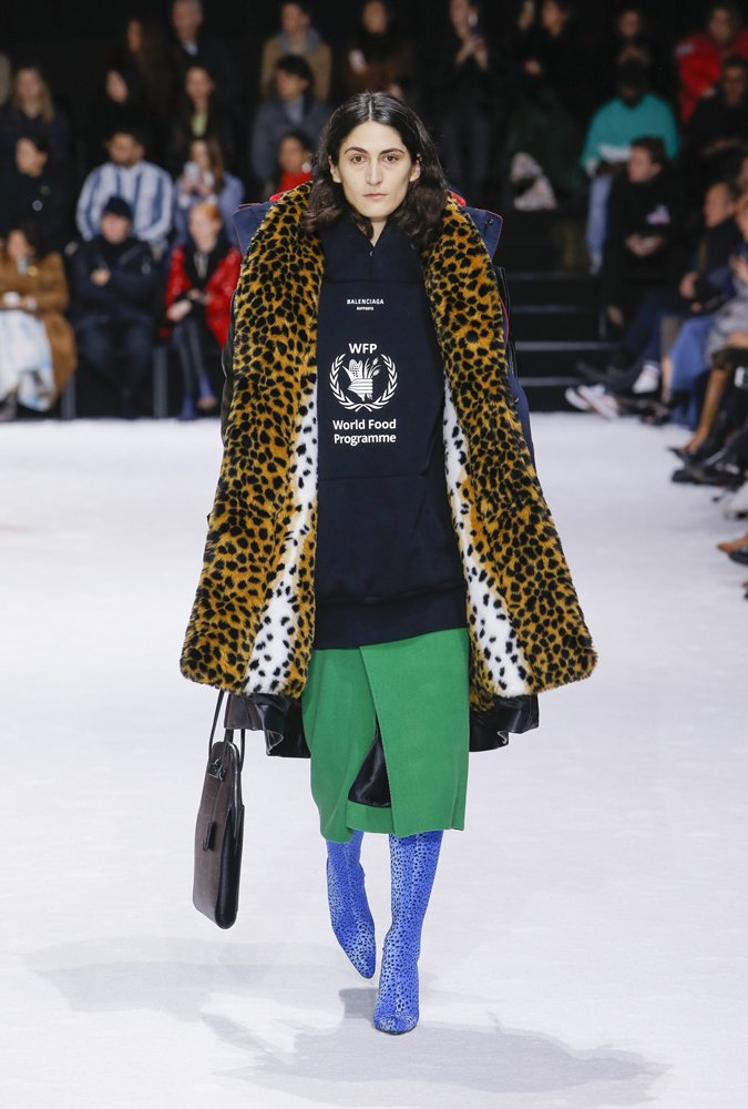 Paris Fashion Week, deuxième partie ! mixtemagazine.com/article/paris-… #pfw #PFW2018 @BALENCIAGA <a href="/MaisonValentino/">Valentino</a> <a href="/givenchy/">Givenchy</a> @ThomBrowneNY <a href="/CHANEL/">CHANEL</a>