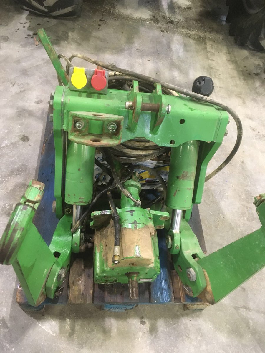 bruyntrac's tweet photo. Zuidbergfronthef en Pto voor John deere 20 series zeer compleet #newholland #bruyntracparts #johndeere #zuidberg https://t.co/OCmaTouRyw