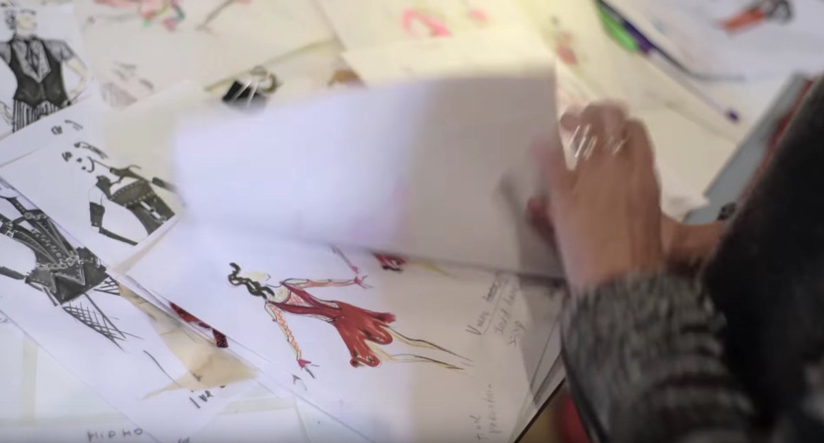 skatesoku's tweet photo. パーソンズやマクカー、ポグブノの衣装屋さん「Alisa Mandel Design」の取材動画(一年前)。サンクト出身のロシア人デザイナー。WISAのリンクやノヴァク先生が出てくる。兄やマクカーがロシア語吹き替えされてて草。
https://t.co/myVB21Syz5 https://t.co/1oSeMpzTZ6