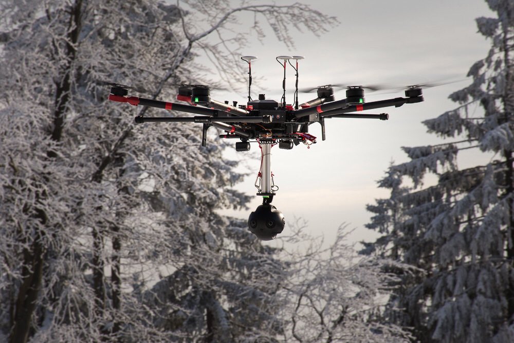 FlyByAirService's tweet photo. New level in aerial photography with our M600 Pro and Insta360 Pro combo in 8K for 360 VR views in video and photo sessions #DJI #Matrice600Pro #insta360pro #flybyairservice https://t.co/lDHVNih9ph https://t.co/5kPVxt3xNj