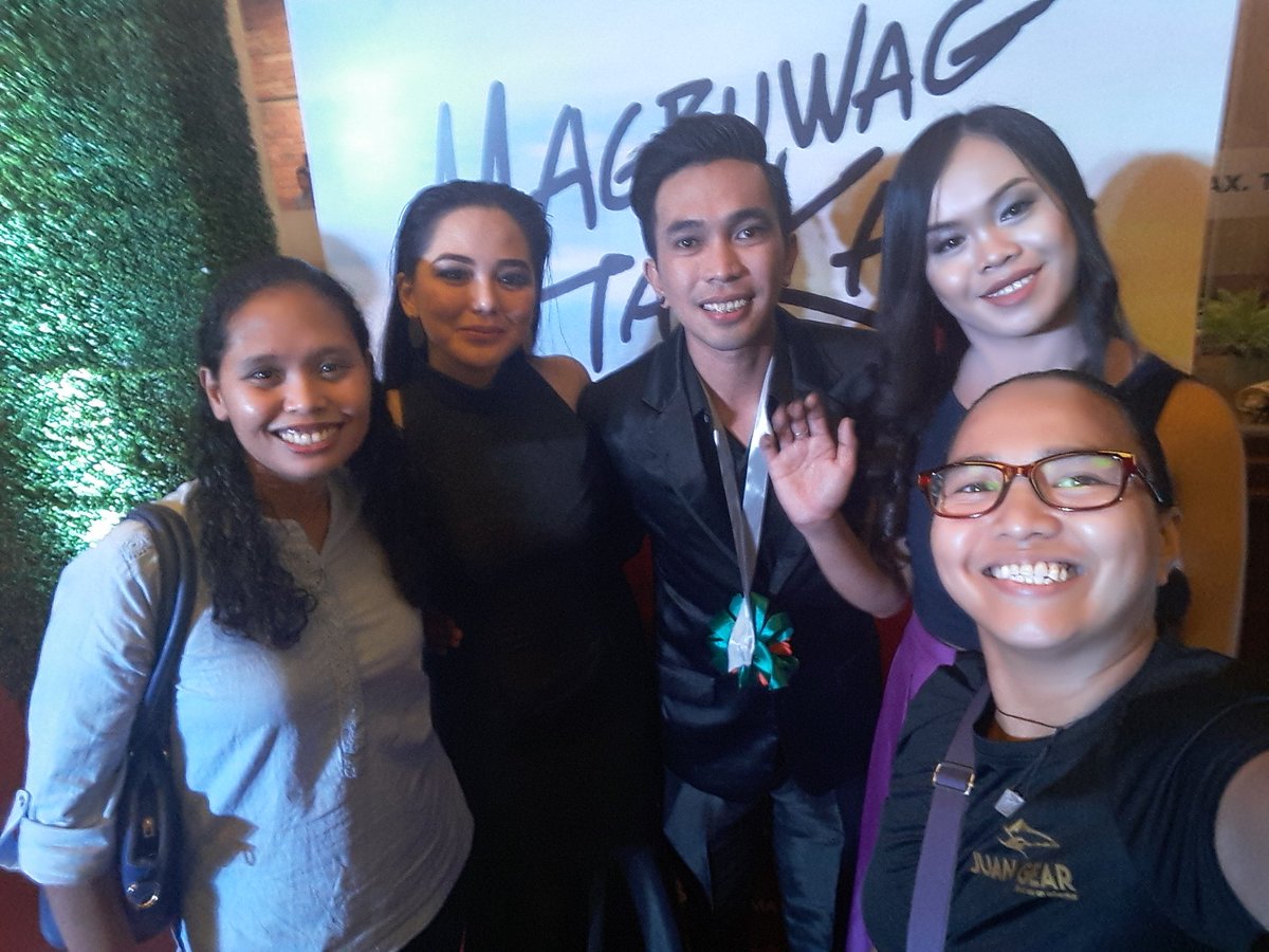 HannDeLs's tweet photo. Learn and know what love truly is...
Kung gusto mo mokatawa ug makahilak pd, tan-aw na!

#MagbuwagTaKayNOWSHOWING https://t.co/ZHUiaiP6At