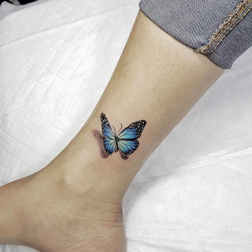 This #realistictattoo by Oskie Esguerra would have me shooing the #butterfly every time I saw it.