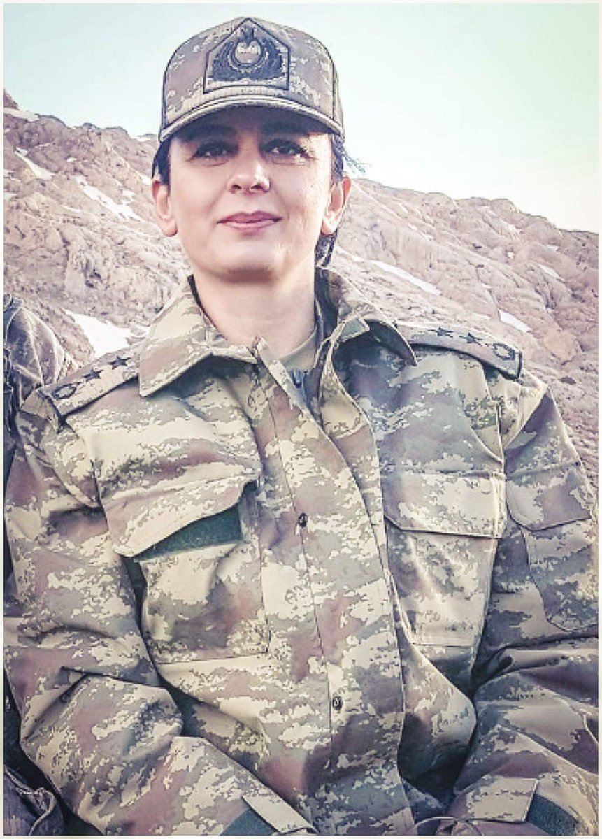Şehit Yarbay Songül Yakut. 
Unutanın kanı kurusun..