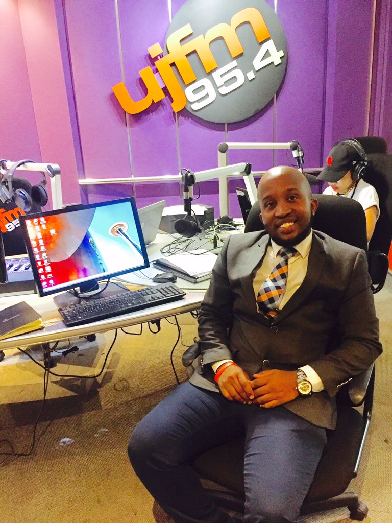 IamThaboIsaac's tweet photo. About to kick it on @TheUrbanBrunch with @BolelePolisa! Our conversation for the day is How to develop a producer mindset? Let's tune in #FinTalk #Treptalk #ProducerMindsetConvo https://t.co/03LS7dsLUB
