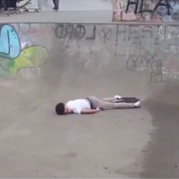 trickfarm's tweet photo. Did he pass out??💨💨👉@scootslams 👈 #scooterkid #scootslam #TREAT #fail #slam https://t.co/hyibRGMuQy https://t.co/sGeK6KqUBW