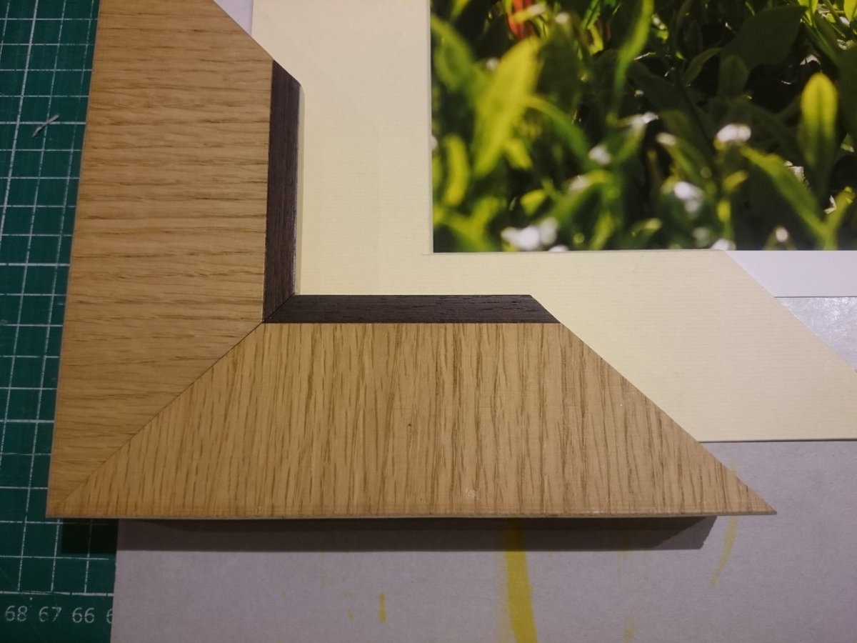 I've chosen a special handcrafted frame for a special client. Can't wait to see the finished work, I think it will go well with the subject of the photo 😉
#Photography #framed #artisan #Japan