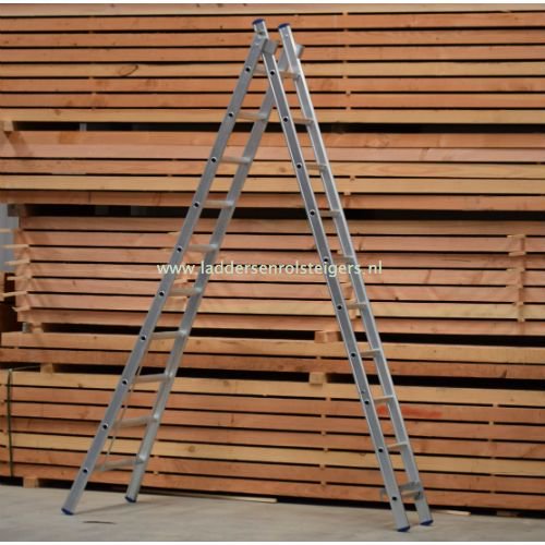 laddersenrolst1's tweet photo. TIP!Euroscaffold tweedelige reformladder 2x10. De ladder is zowel aan de gevel als vrijstaand te gebruiken, heeft 40 mm brede sporten en is voor professioneel gebruik. Neem snel een kijkje: https://t.co/3HVKxelEh8 #ladder #reformladder #euroscaffold #bouw #donderdag #aanbieding https://t.co/ShU3jlMZVr