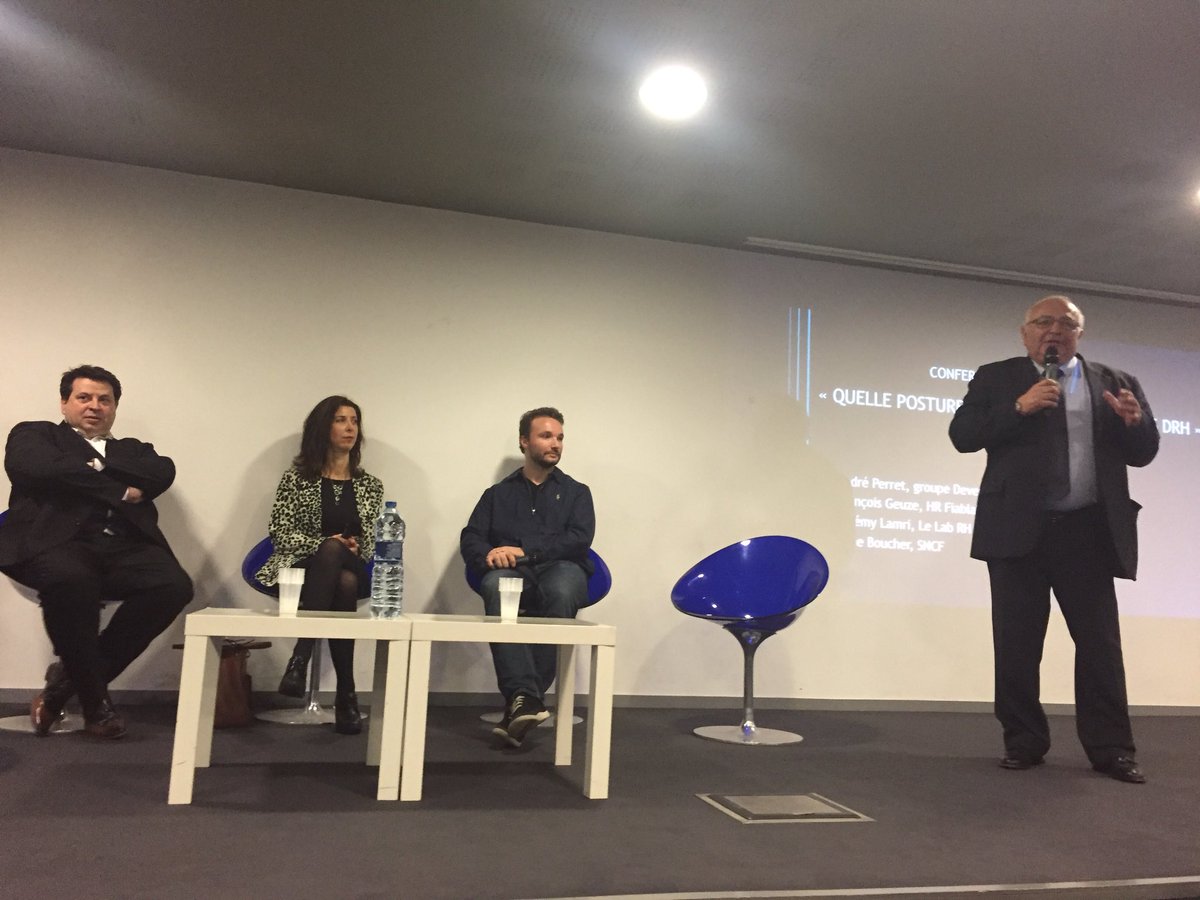AlexandreDelmas's tweet photo. Discussion introductive : « Quelle posture face au digital pour les #DRH ? »   #RHHackentLeDigital avec @AndrPerret @Geuze_F @JeremyLamri @annechamgor https://t.co/BxWvbGnRUF