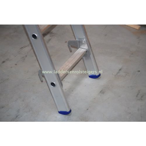 laddersenrolst1's tweet photo. TIP!Euroscaffold tweedelige reformladder 2x10. De ladder is zowel aan de gevel als vrijstaand te gebruiken, heeft 40 mm brede sporten en is voor professioneel gebruik. Neem snel een kijkje: https://t.co/3HVKxelEh8 #ladder #reformladder #euroscaffold #bouw #donderdag #aanbieding https://t.co/ShU3jlMZVr