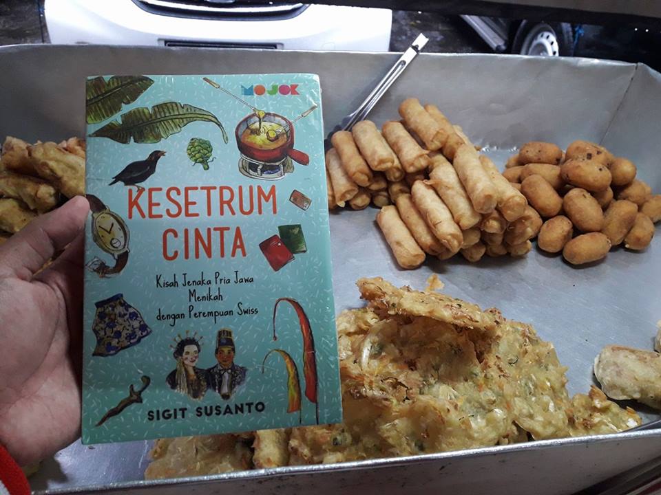 gorengan dan bacaan yang berminyak