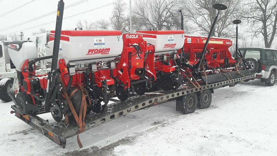 solagrupo's tweet photo. Sembradoras #SOLA en las instalaciones de nuestro distribuidor Smart Agro Machines en Oradea, Rumanía.
#SembradoraSola #Sembradoras #MaquinariaAgricola #Agricultura #SmartAgroMachines #Agriculture #AgriculturalMachinery #MachinesAgricoles #Semoir #Seeddrill #LaSiembraBienHecha https://t.co/lH0R2AAsiH