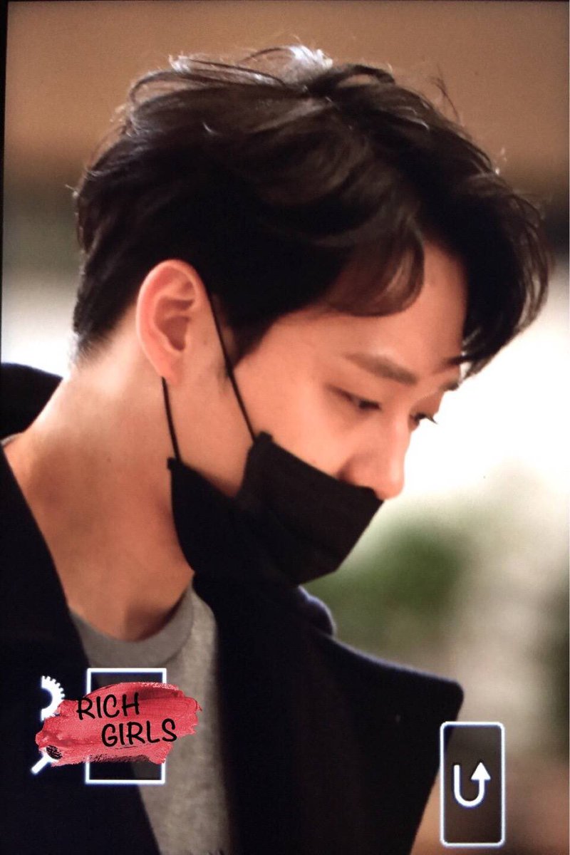 Sallylin_6002's tweet photo. 180308 #Yuchun @ Gimpo airport.😘😘［cr on pics]
#박유천 #ユチョン #Yoochun https://t.co/3HmgtxKp73