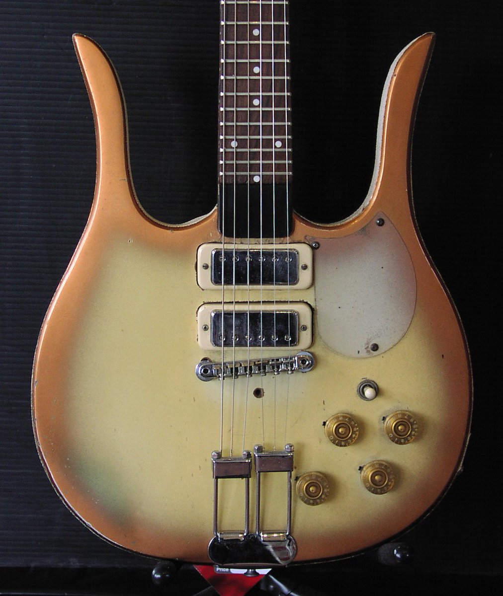 LMFschool's tweet photo. 1959 Danelectro Guitarlian #guitars #vintage #electricguitar https://t.co/wrhi2HbvAx