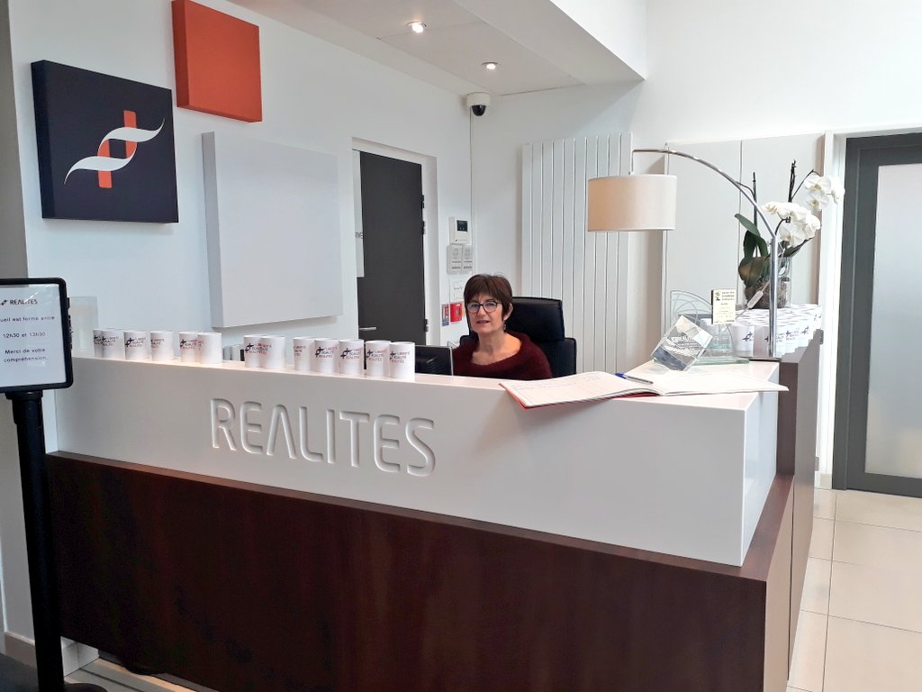 realites's tweet photo. Belle journée à toutes les femmes ! 🌹
Au programme aujourd'hui : conférence retransmise en direct sur notre Facebook sur la diversité et la non-discrimination et théâtre d'impro pour les équipes #REALITES  ! #EgaliteFH #Fameuses #FameusesNantes #egalite #8mars #Femmes https://t.co/baqv5yJIzG