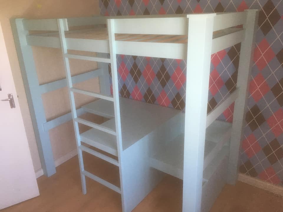 TimberSet's tweet image. Bed/Desk/Chair