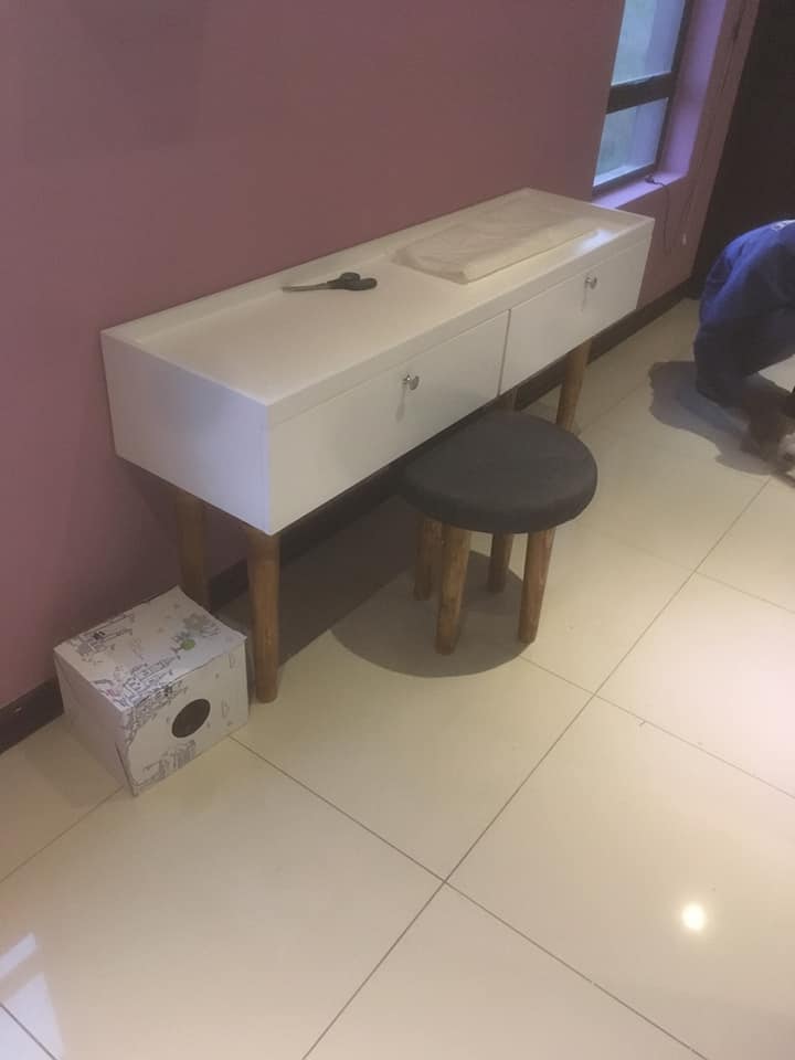 TimberSet's tweet image. A Quality Guarantee and a 100% customer satisfaction is all we will settle for at TimberSet. Take a look at this beautiful Bed, Side Tables, Dressing Table and Floating Shelves. Done by TimberSet!!