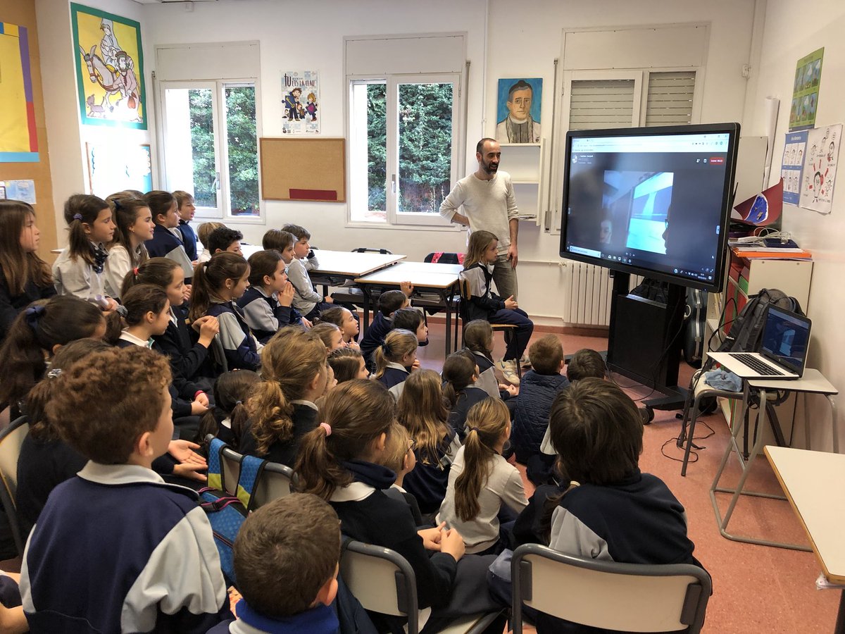 Today #enginnering students of #3rdPrimary of @colemontse have started a #roboticproject with a Denmark school. We’ll explain our festivities with #robots #fastelavn and #stjordi @igniteseriousp