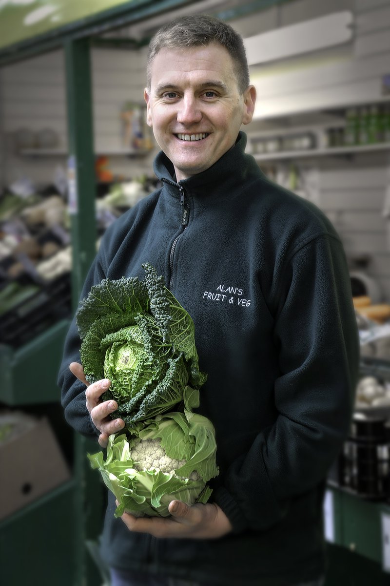 Want to know what is in season during March?  The list is endless - bananas, bramley apples, sprouts (yay!) through to cabbage, chervil, lemons, onions &amp; peppers.

Need more advice?  Pop into <a href="/AlansFruitnVeg/">Alan's Fruit and Veg</a>
for that personal touch
#Knutsford 
#shoplocal