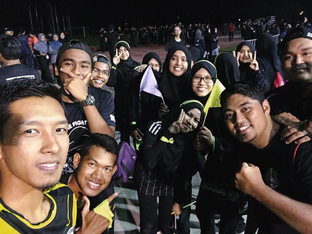 qilahusna's tweet photo. ๐QS Gators๐
#WeAreHeroes!๐ช #ultrasfpqs #fpqs #usim #SUFA2018 #sehatisejiwa #alligators๐ https://t.co/6WCxVqVyAh