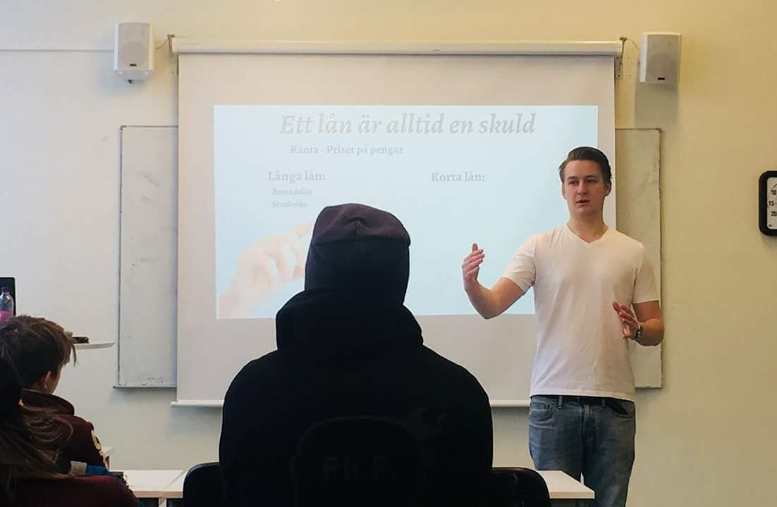 Tack Joar Asplund från <a href="/UngPrivatekonom/">Ung Privatekonomi</a> som kommer och föreläser för våra elever om hur de tar hand om sin egna ekonomi.