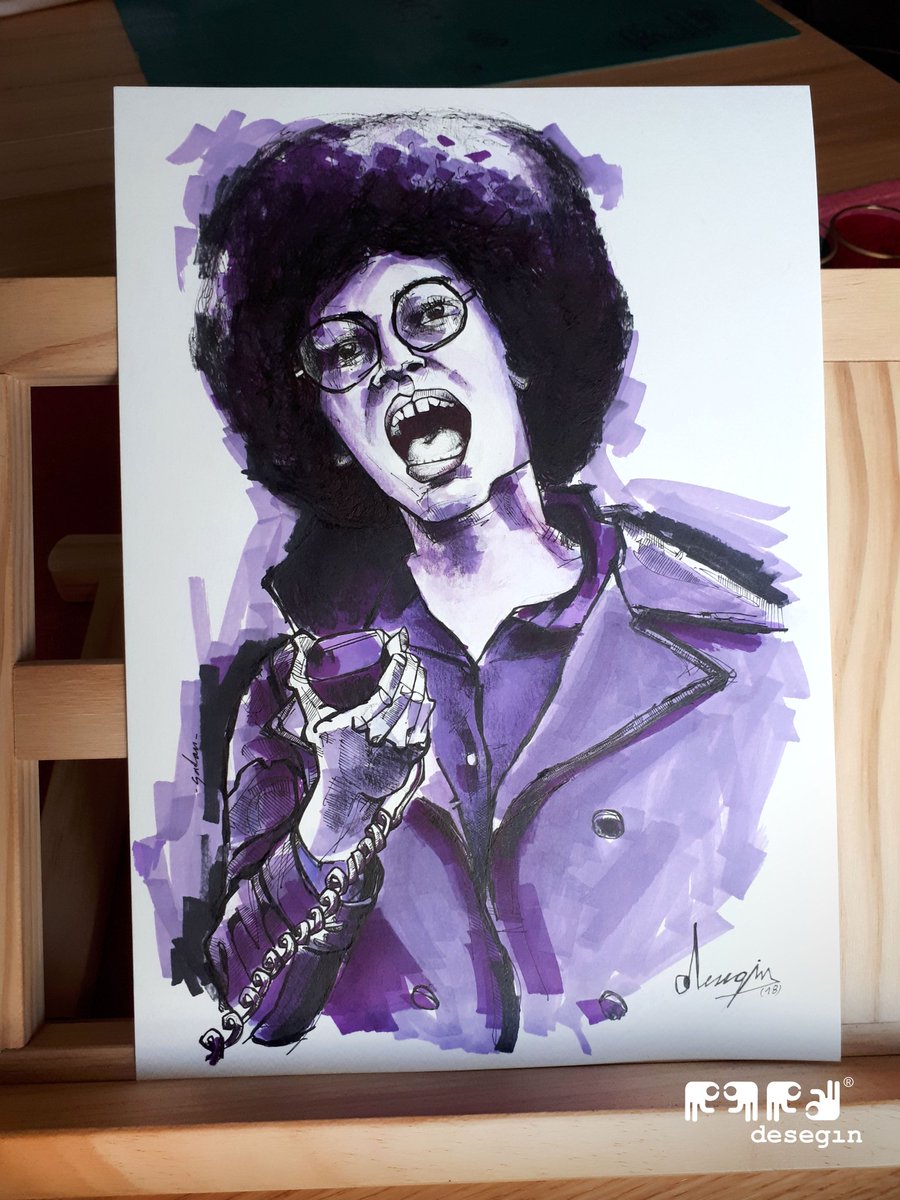 "No estoy aceptando las cosas que no puedo cambiar, estoy cambiando las cosas que no puedo aceptar" @angeladavis_ #diainternacionaldelasmujeres #8marzohuelgafeminista #illustrationart #ilustracionesdesegin 

desegin.com