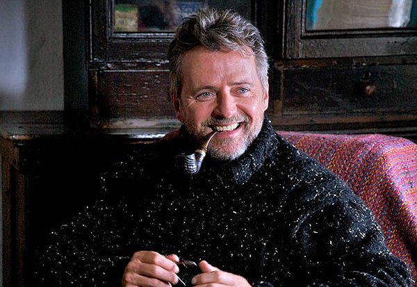 We would like to wish a very happy birthday to Mr. Aidan Quinn. 