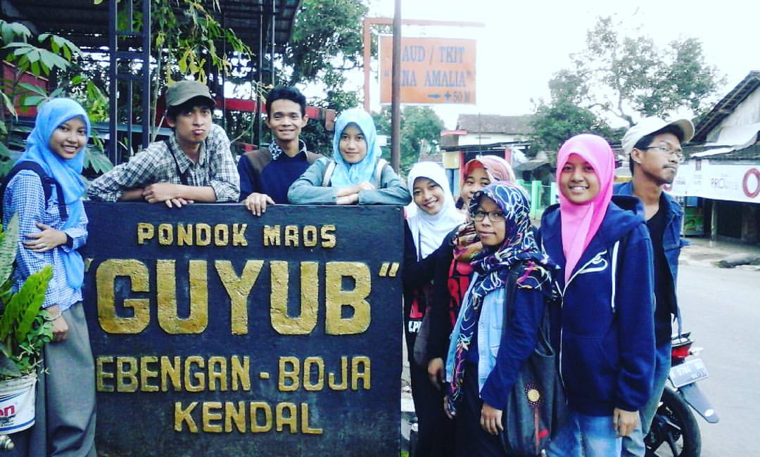 Kirim buku GRATIS tiap tgl 17 via POS:
Buat teman-teman yang kelebihan buku, bisa disumbangkan ke taman baca Pondok Maos Guyub, pengiriman via pos gratis tiap tgl 17. Buat pengelola Taman Baca yang belum daftar, silak gabung ke grup Pustaka Bergerak Indonesia, kelak akan diurus.