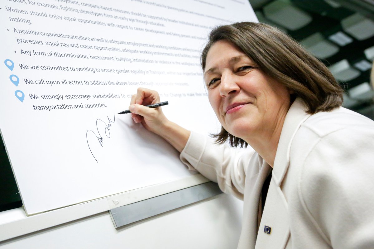 Transport_EU's tweet photo. Together w/ @KarimaDelli @EESC_President @kadrisimson @Bulc_EU recently launched the EU Platform for Change for equal opportunities #WomenInTransport #IWD2018 https://t.co/RHRuB9uDLI https://t.co/GyXyyYlThG