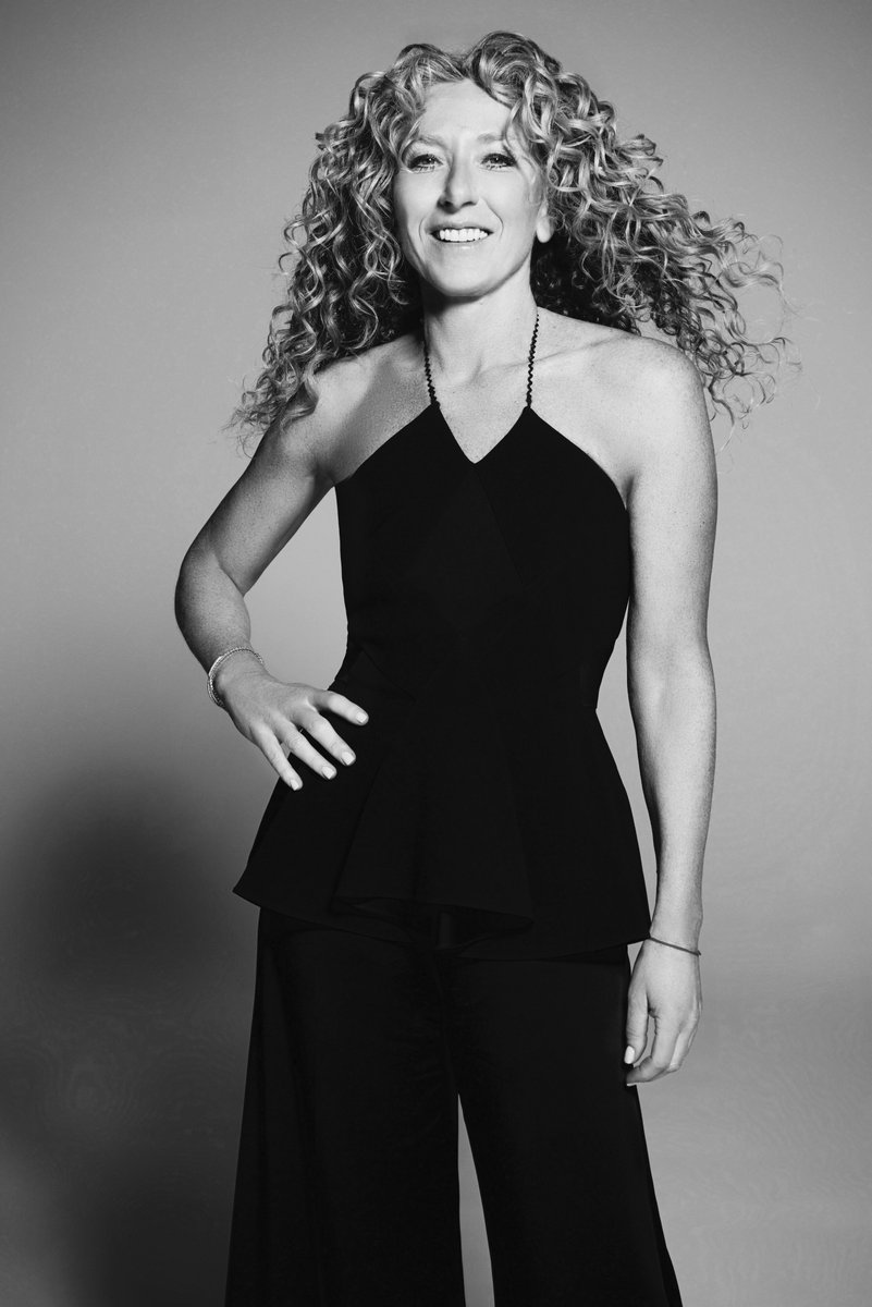 LuxuryBriefing's tweet photo. To celebrate #InternationalWomensDay we are championing women working in luxury. Starting with, Kelly Hoppen MBE, designer, author, and proprietor of Kelly Hoppen Interiors. #IWD18 https://t.co/Skr3mY6Y9Q