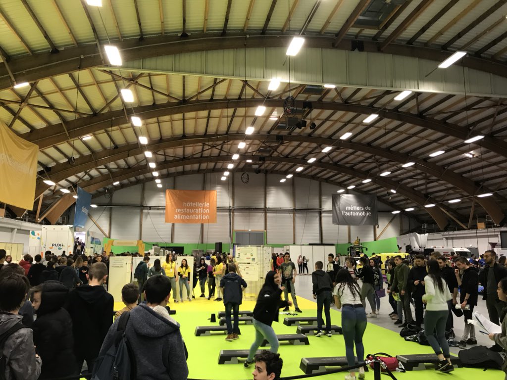 GhislainGros's tweet photo. C’est parti pour Ain’Formations métiers #Bourg-en-Bresse du 8 au 10 mars à Ainterexpo 17ème édition avec déjà bcp collégiens présents et inauguration par les élus #AFM01 https://t.co/EziktkHDxs