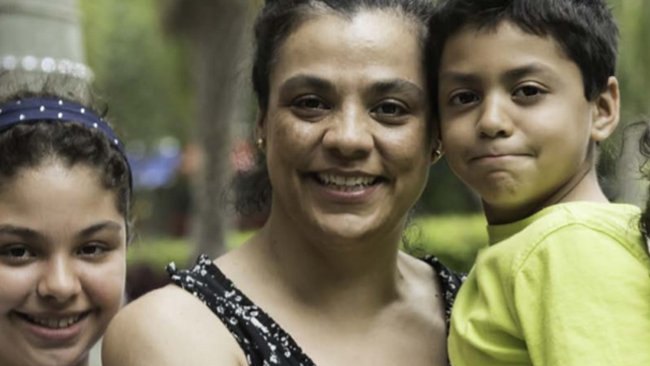 "Ik merkte dat collega’s die nog niet zoveel ervaring hadden met migrantengezinnen vaak met vragen zaten. Deze praktische handreiking hebben we speciaal ontwikkeld voor deze #jgz-professionals." ow.ly/u2au30iP8lx <a href="/VNGemeenten/">VNG</a>  <a href="/GGDGHORNL/">GGD GHOR Nederland</a> @NCJ_tweets@VluchtelingWerk