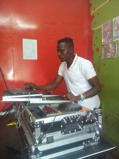 IyadyDj's tweet photo. TBT
You'll neva reach your destination if you stop and throw stones at every dog that barks your way.~ Dj Iyady https://t.co/y8PvvnIZQE