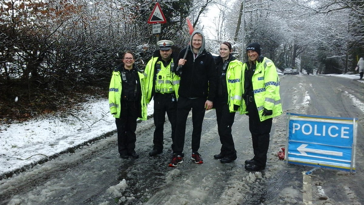 gmptraffic's tweet image. Member of the public assisting us on Gathurst Rd

Thank you 

@NWmwaypolice @GMPWigan @OrrellAutoDet