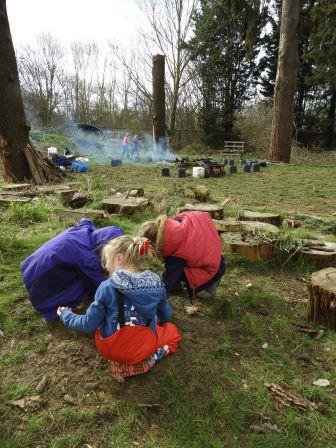 DownsendSchool's tweet photo. Year 3 are busy in our Forest School @WoodlandFS today looking for the first signs of Spring! #inspiringyoungminds #cognitaway #SpringisComing https://t.co/fkhGAP4PTQ