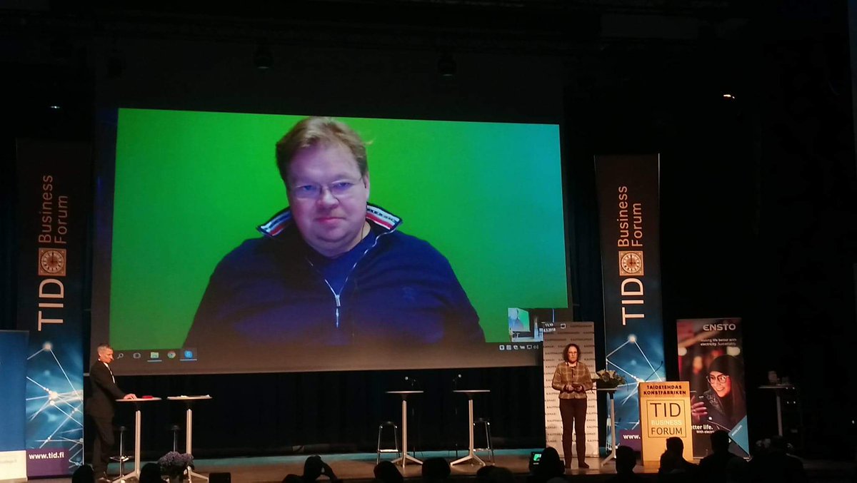 EastChamFi's tweet photo. #tidforum'issa skypetettiin @pviljakainen'lle Siperiaan, paneelissa @EastOfficeFI'n Ilkka Salonen ja @ristoej. Terveiset suomalaisille - Venäjä ja venäjän kieli haltuun ja ei kun markkinoille #SVKK https://t.co/x2aTyzmkbq