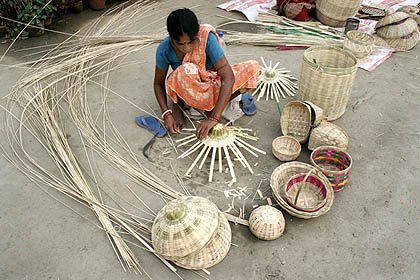 Des mesures efficaces doivent être prises afin de prévenir, combattre et éradiquer la violence et le harcèlement à l’encontre des femmes qui travaillent dans le secteur de l’économie rurale.