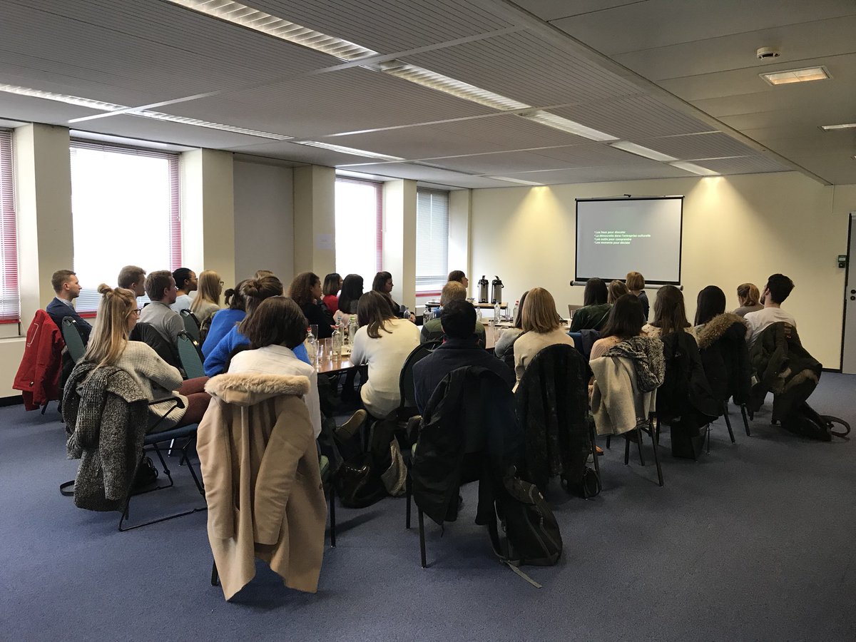 Ils sont jeunes, ils sont beaux et ils veulent changer le monde! Accueil des étudiants <a href="/HECLiege/">HEC Liège</a> dans le cadre du Sowecsom Tour pour parler de #COentreprendre #socent #cooperative #financement @AcademieES @VXhauflair @BouchatMaxime <a href="/smertens2/">sybille mertens</a>