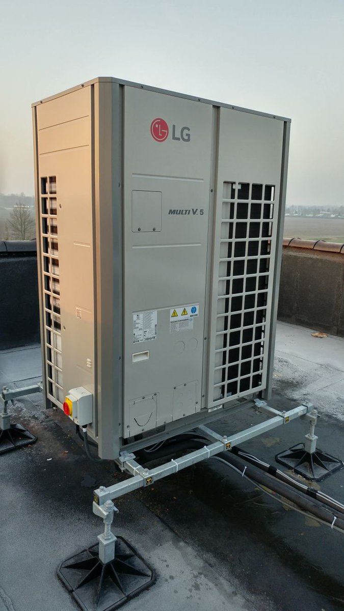 LGKlimaat's tweet image. Super leuk! Installateur BIT/Cool Air4You bedankt voor het delen van deze foto&apos;s van een project met #LG #MULTIV 5 en #Hydrokit bij huisartsenpraktijk Hoed uit Hank.